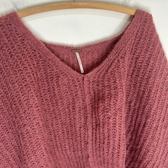 FREE PEOPLE Moonbeam Pink Alpaca Blend Slouchy Oversized Sweater Size XS - Picture 6 of 16